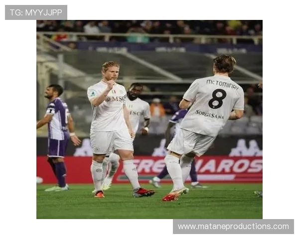 德布劳内 vs 莫德里奇:中场组织核心的战术角色与进攻效率差异 德布劳内 vs 莫德里奇:中场组织核心的战术角色与进攻效率差异