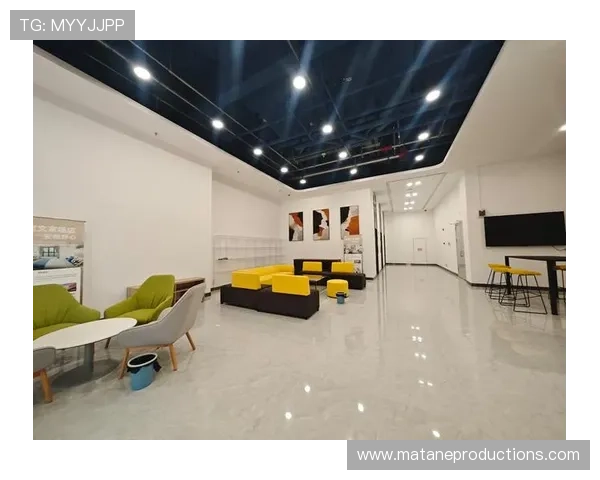 侯志慧家的冰箱里塞满蛋白粉，邻居以为她开健身房