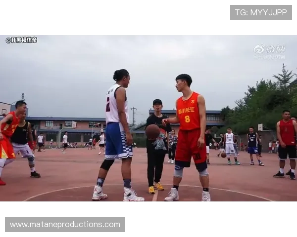 篮球规则解析：投篮动作判定的核心标准与常见吹罚场景